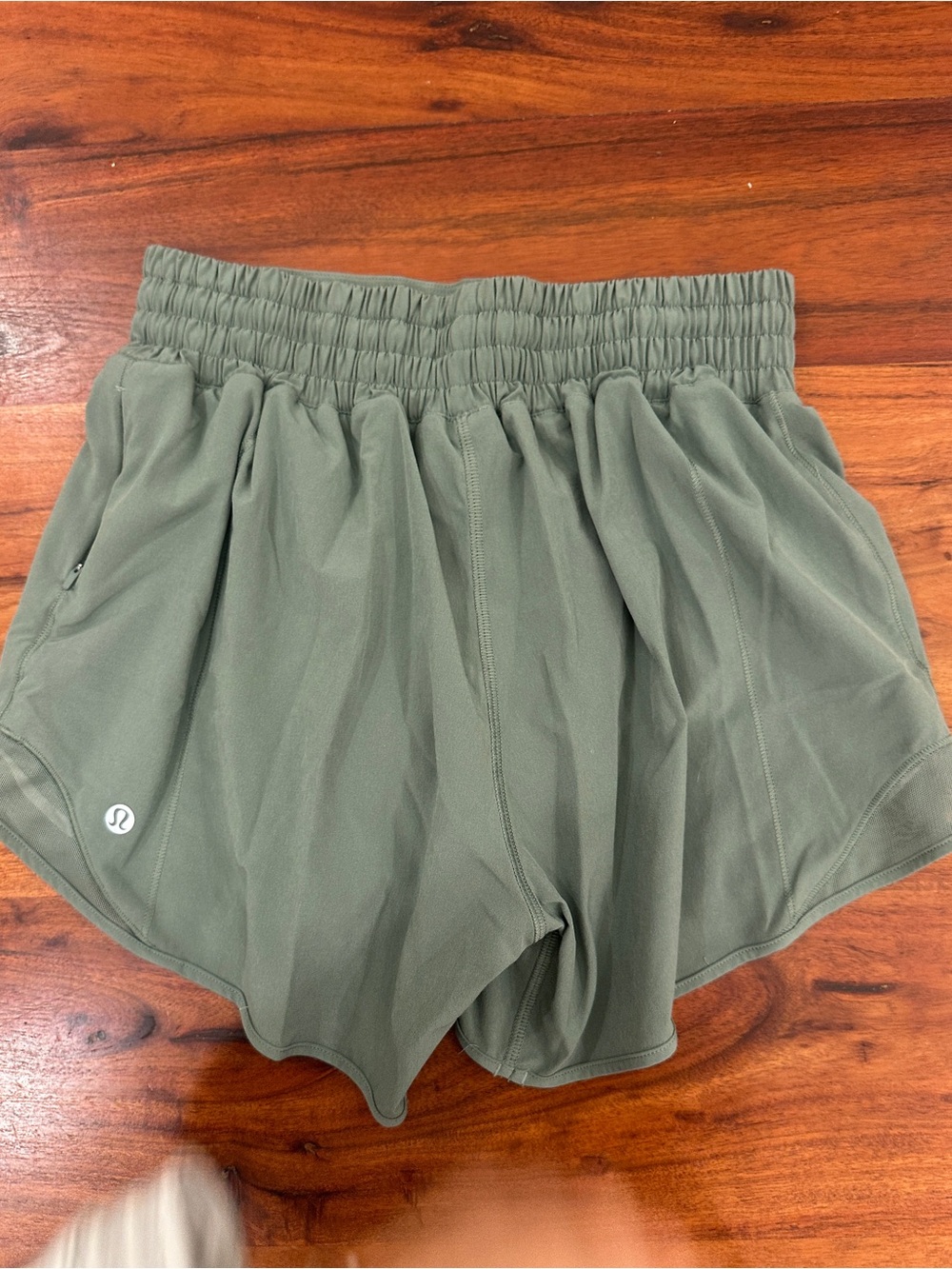 Lululemon Hotty Hot High-Rise Running Shorts Long 4" inseam in Green